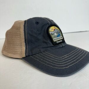 NWOT Techstyles Yosemite Trucker Hat